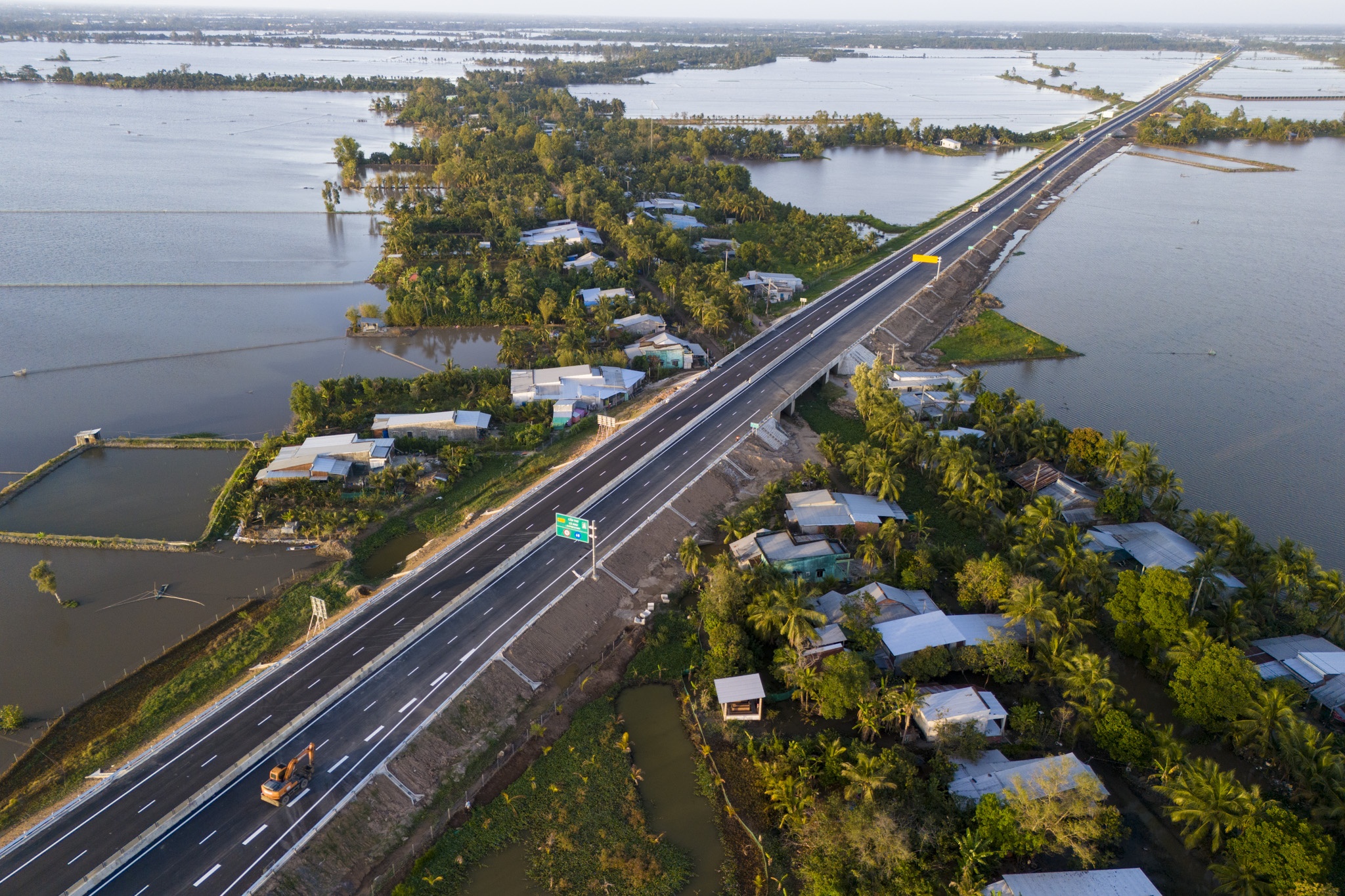 Ve dep tuyen cao toc hon 27.500 ty dong noi Ca Mau truoc ngay ve dich hinh anh