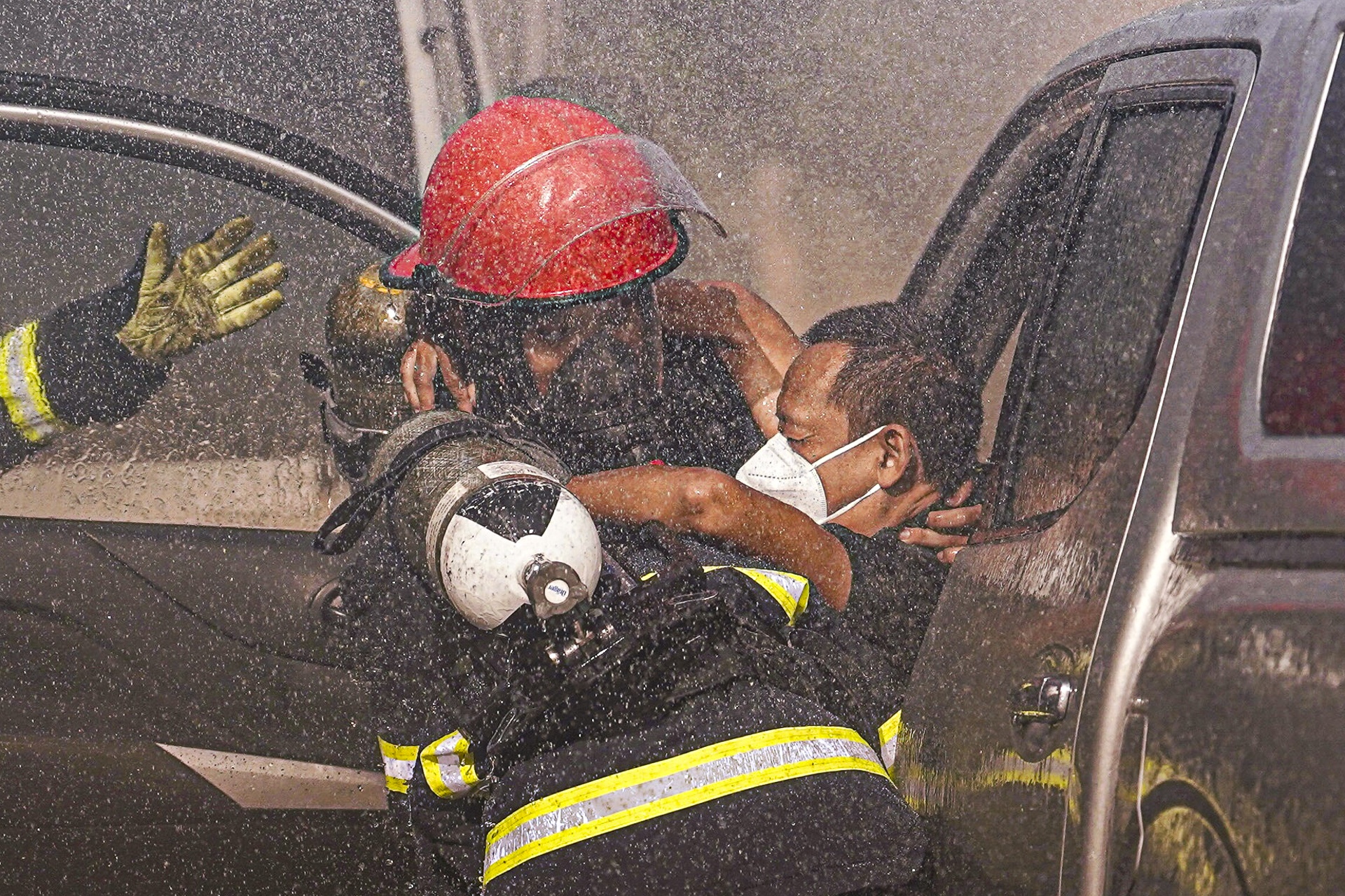 Can canh luc luong chuc nang TP.HCM xu ly su co buc xa va hat nhan hinh anh