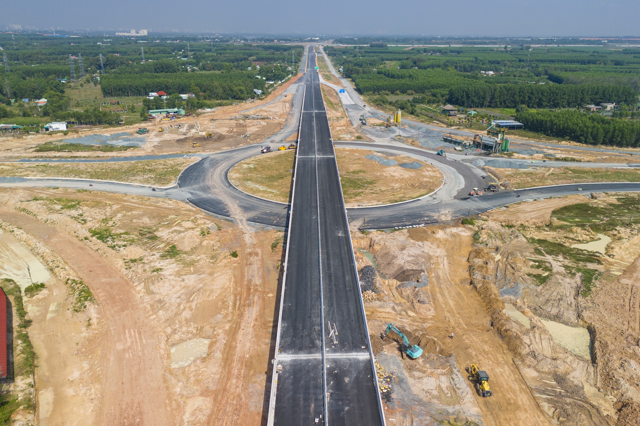 Hien trang duong Vanh dai 3 TP.HCM noi cao toc Ben Luc - Long Thanh hinh anh