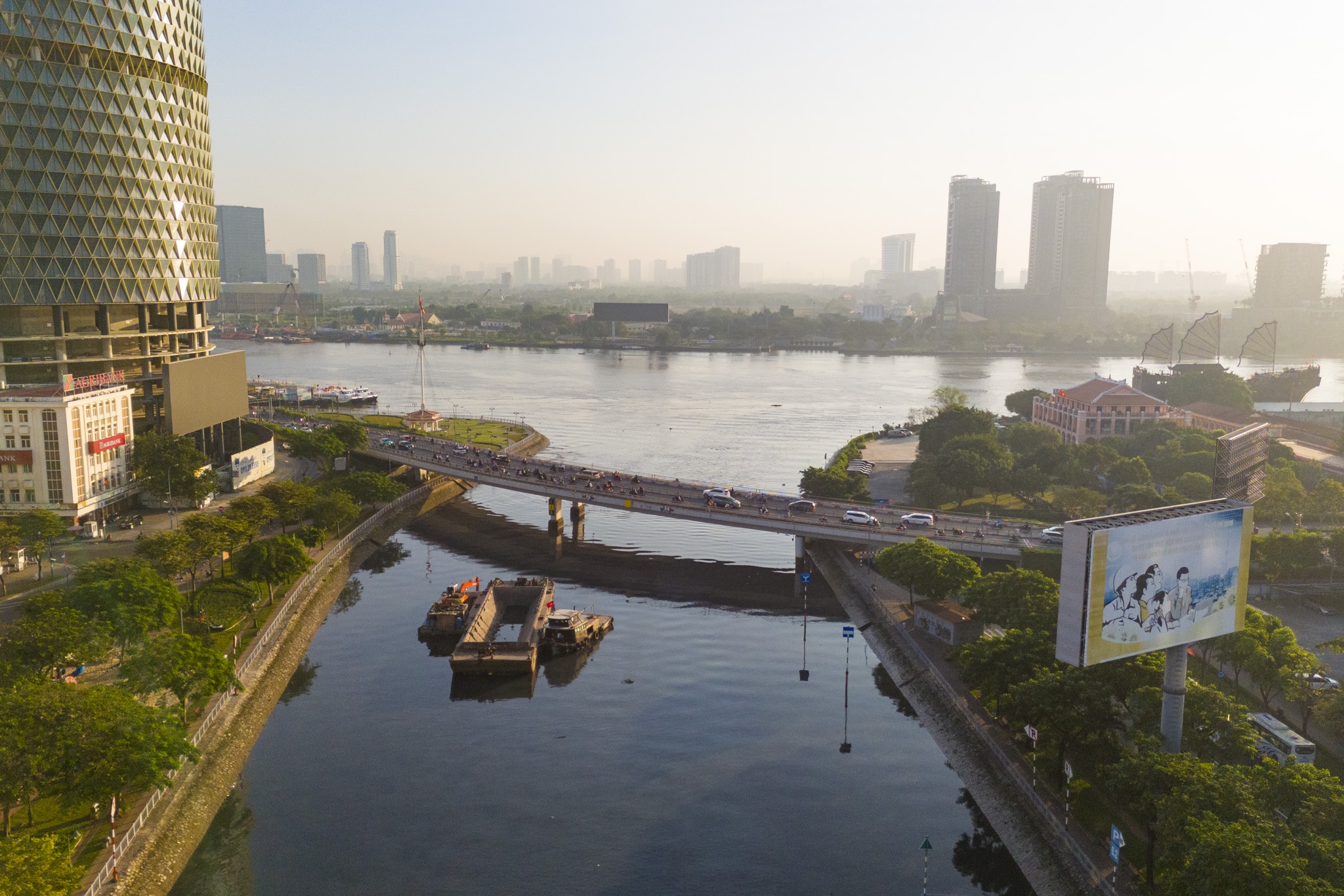 chong ngap 10.000 ty anh 10