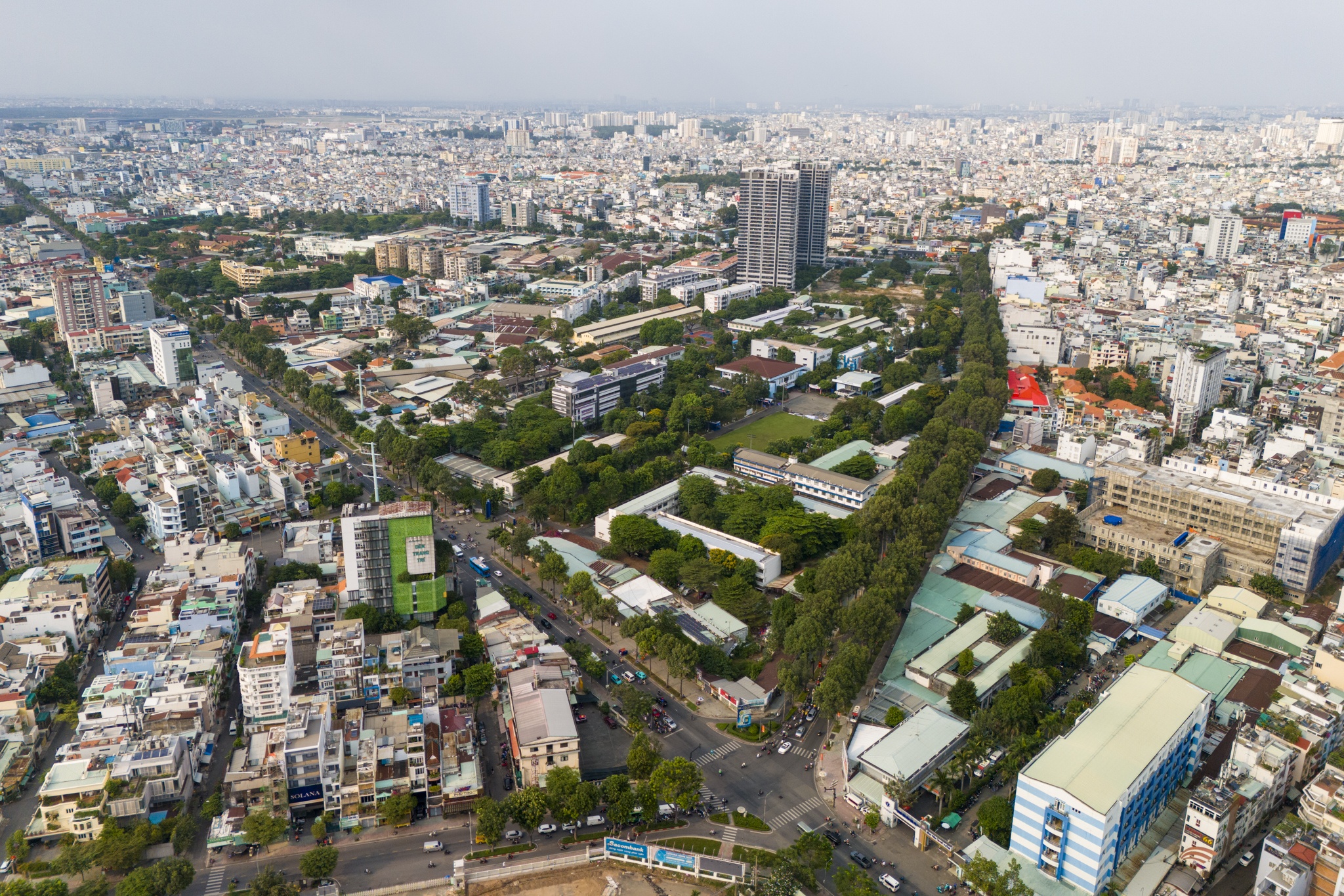 Can canh khu 'dat vang' Truong Dai hoc Bach khoa o trung tam TP.HCM hinh anh