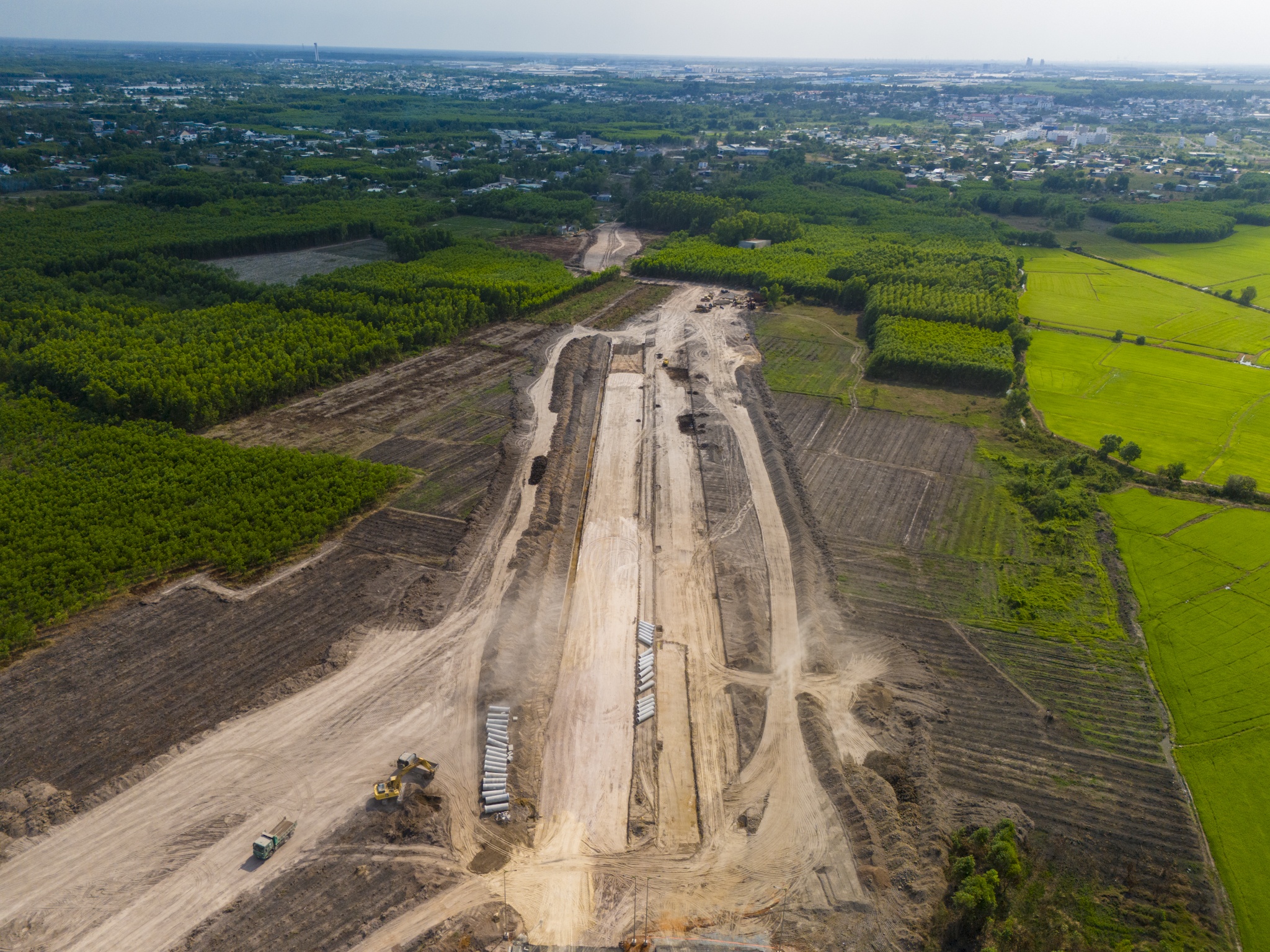 2 con duong nghin ty noi san bay Long Thanh van i ach vuong mat bang hinh anh