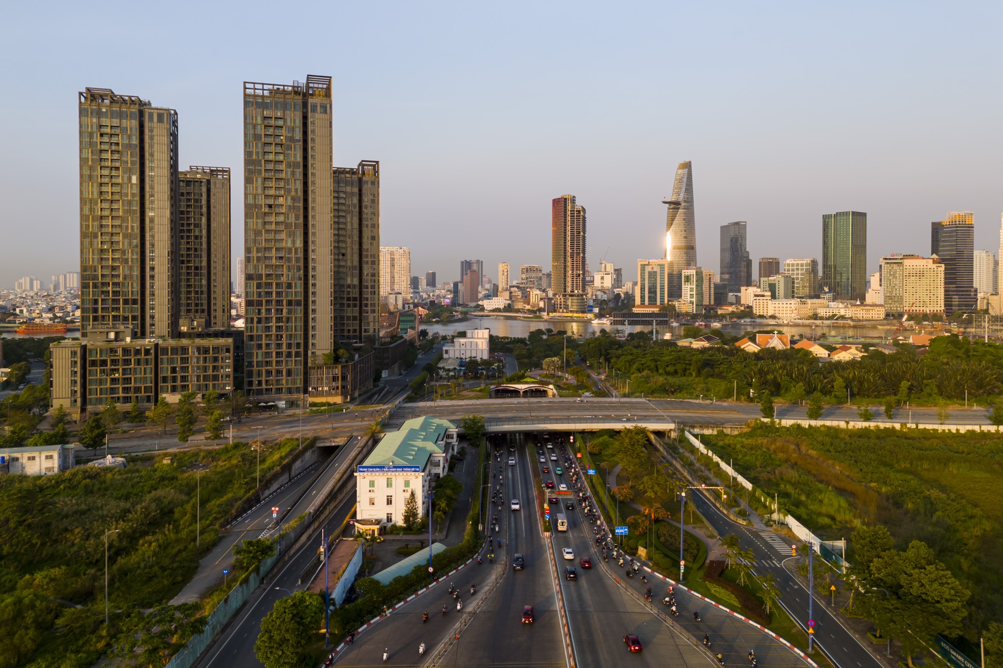 trung tam hanh chinh anh 8