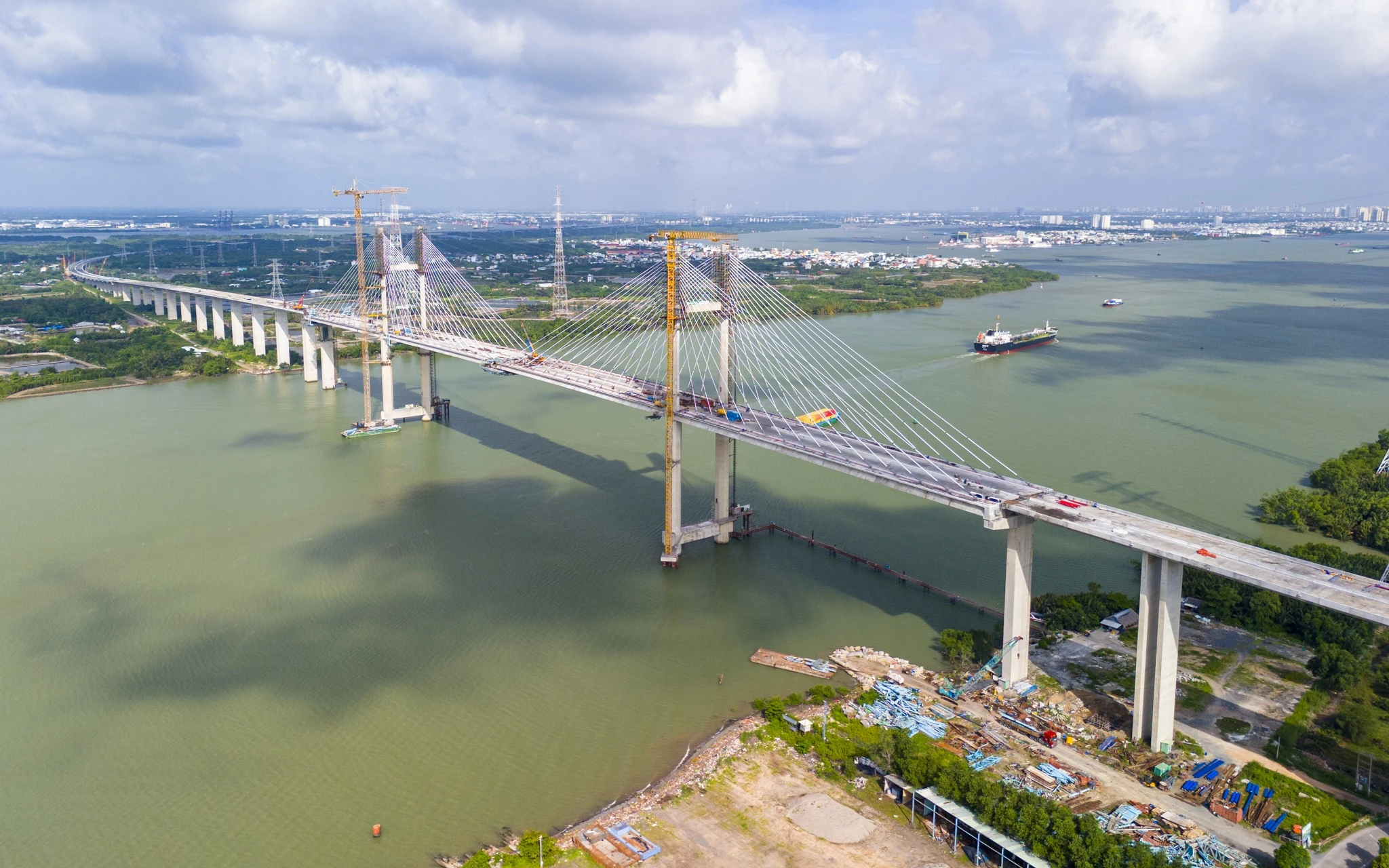 Cầu phước kh&aacute;nh ảnh 1