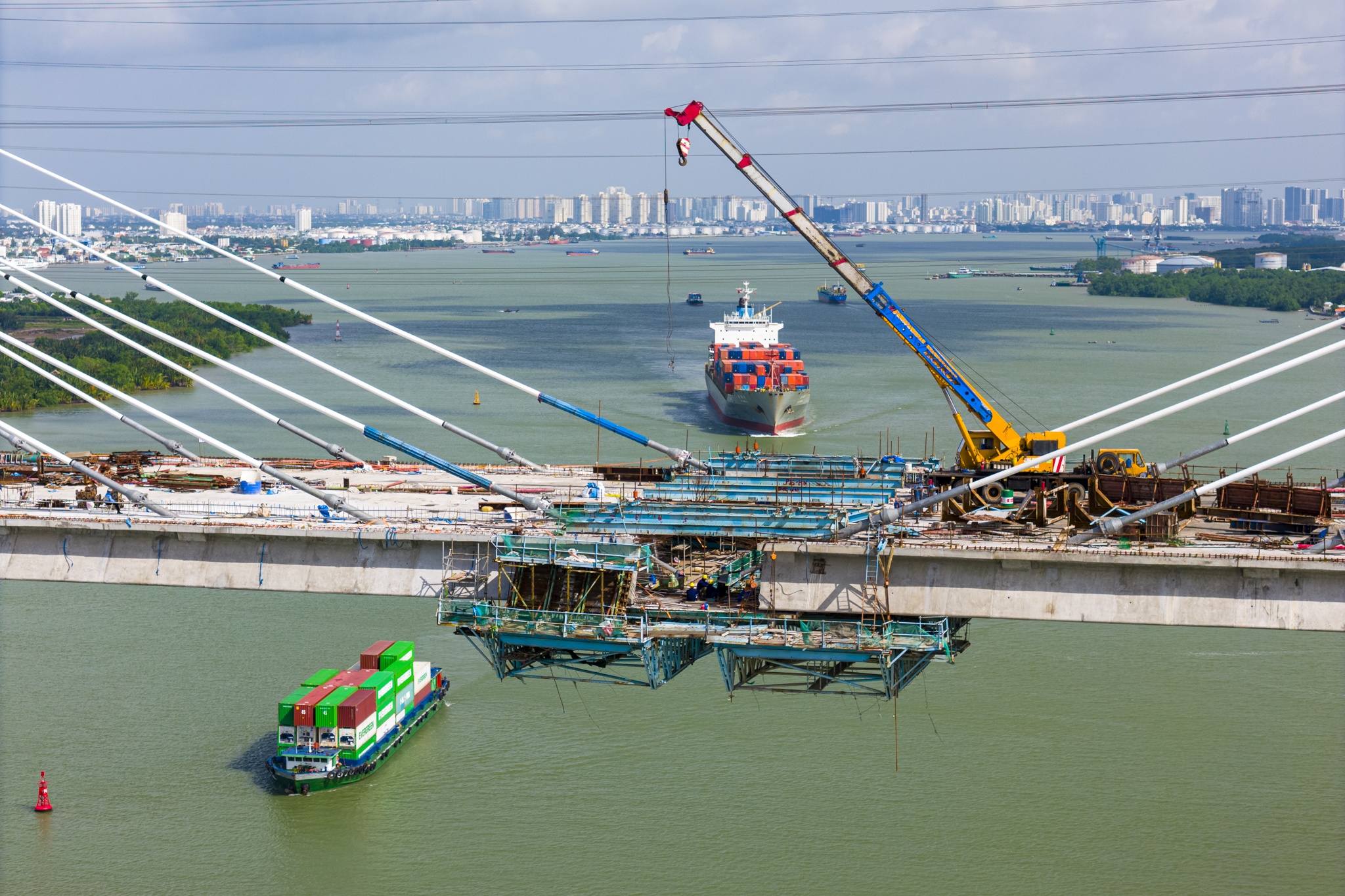 Cầu phước kh&aacute;nh ảnh 3