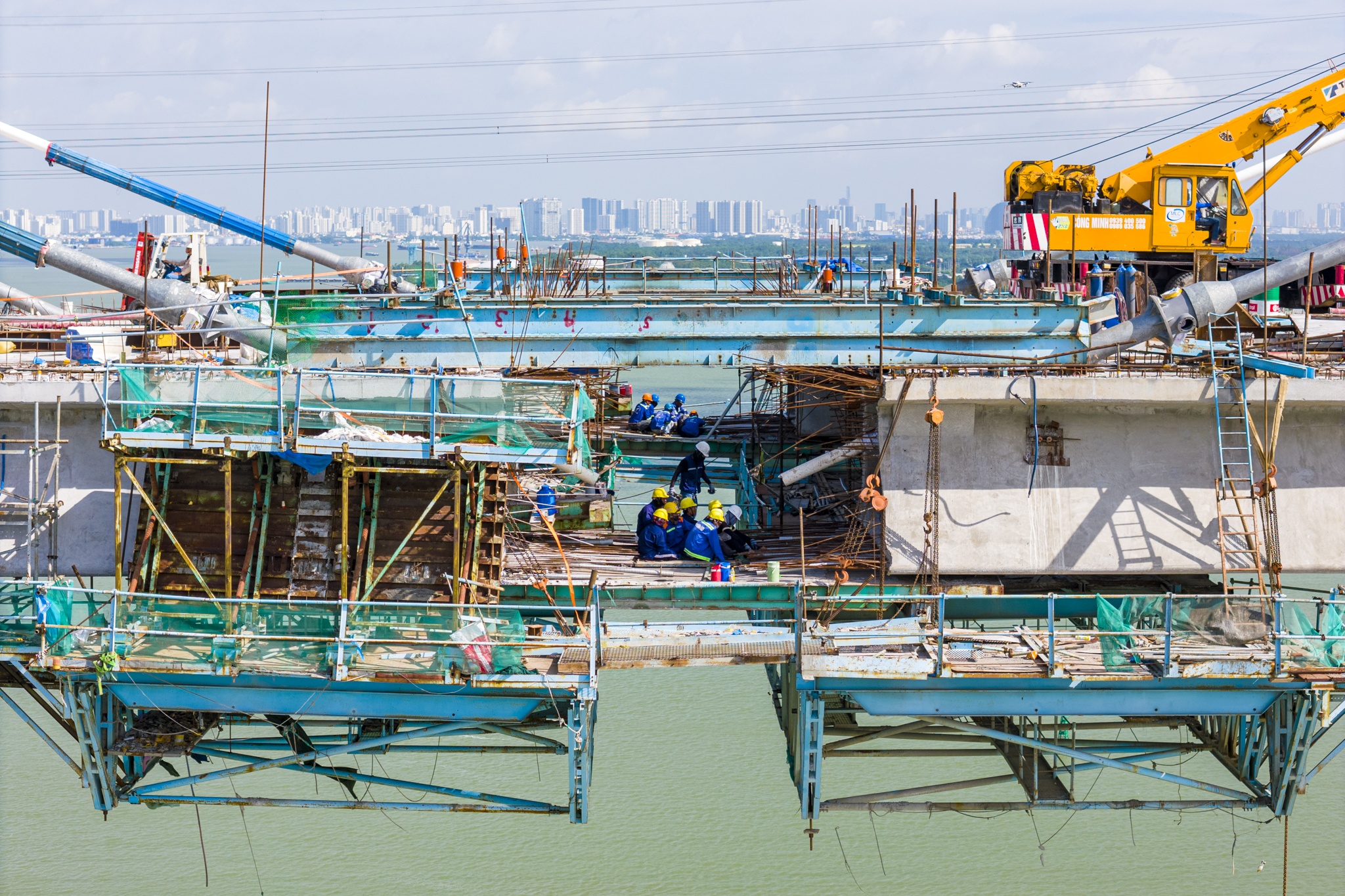 Cầu phước kh&aacute;nh ảnh 5