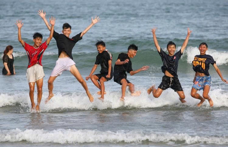 Cảnh đông đúc trên biển Vũng Tàu