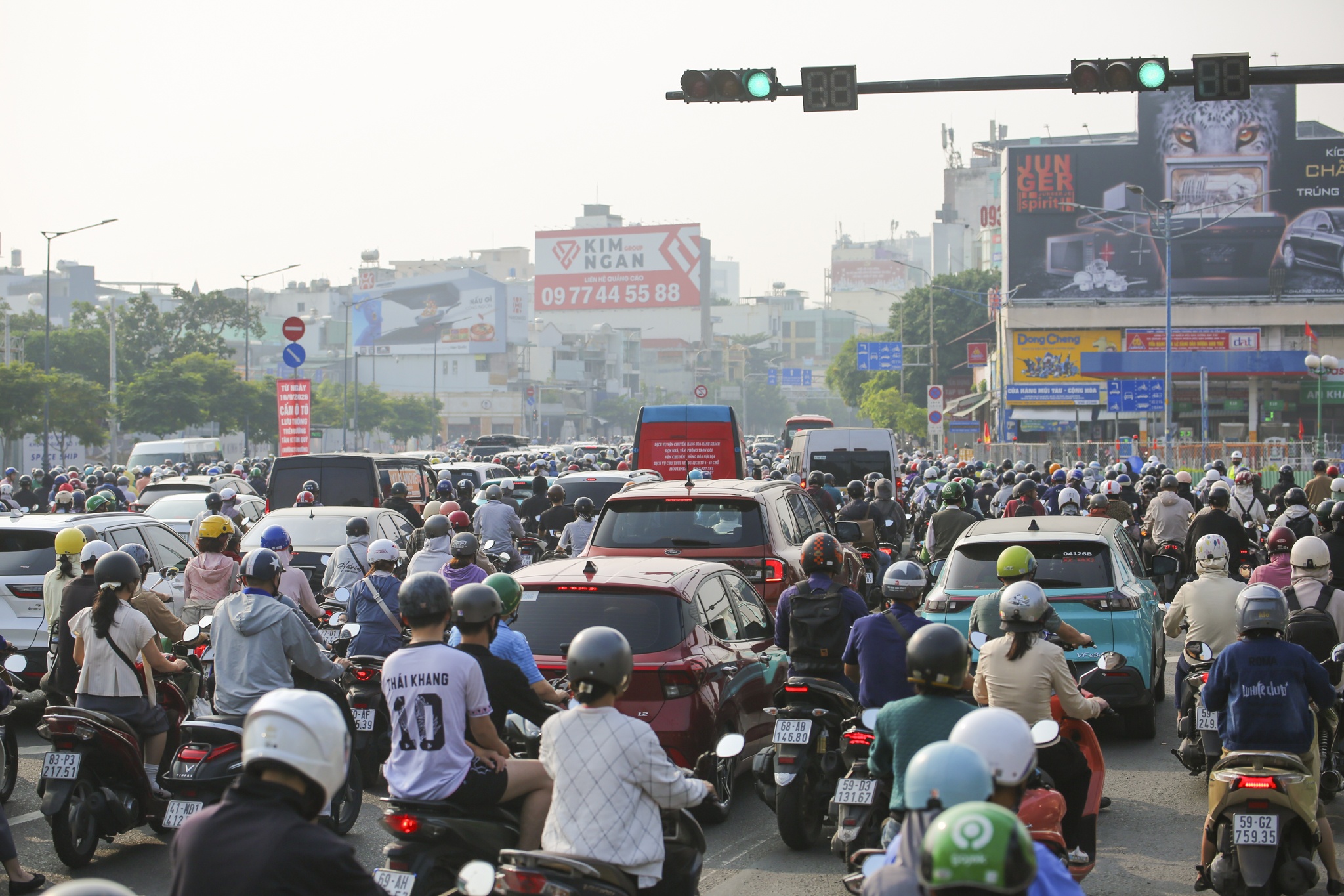 T&acirc;n Sơn Nhất ảnh 6
