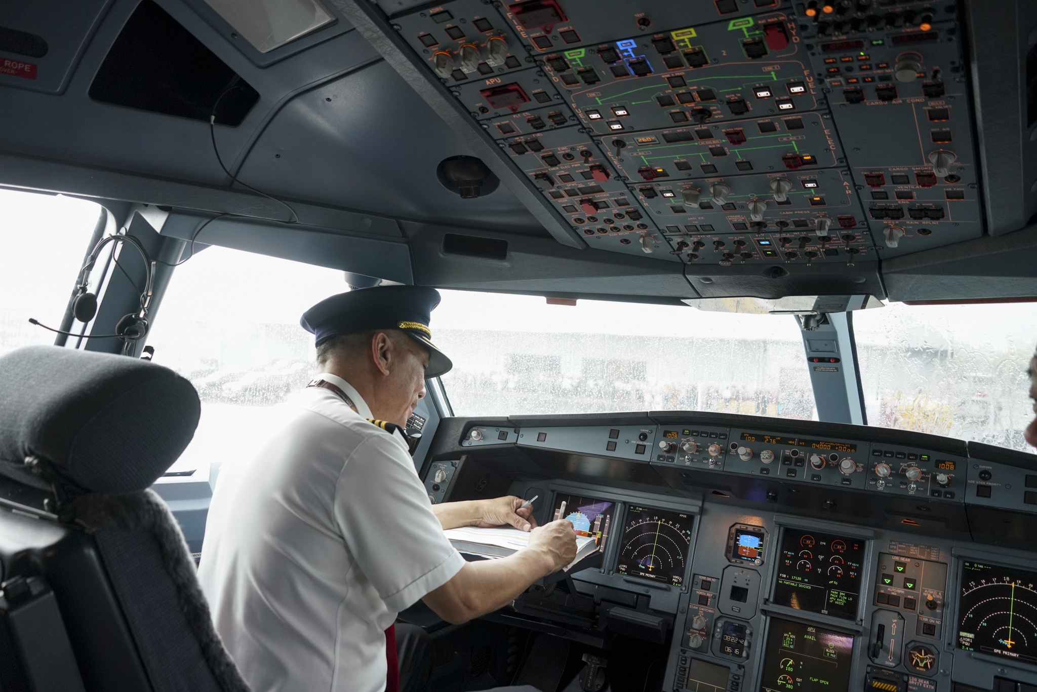 m&aacute;y bay a330 ảnh 9