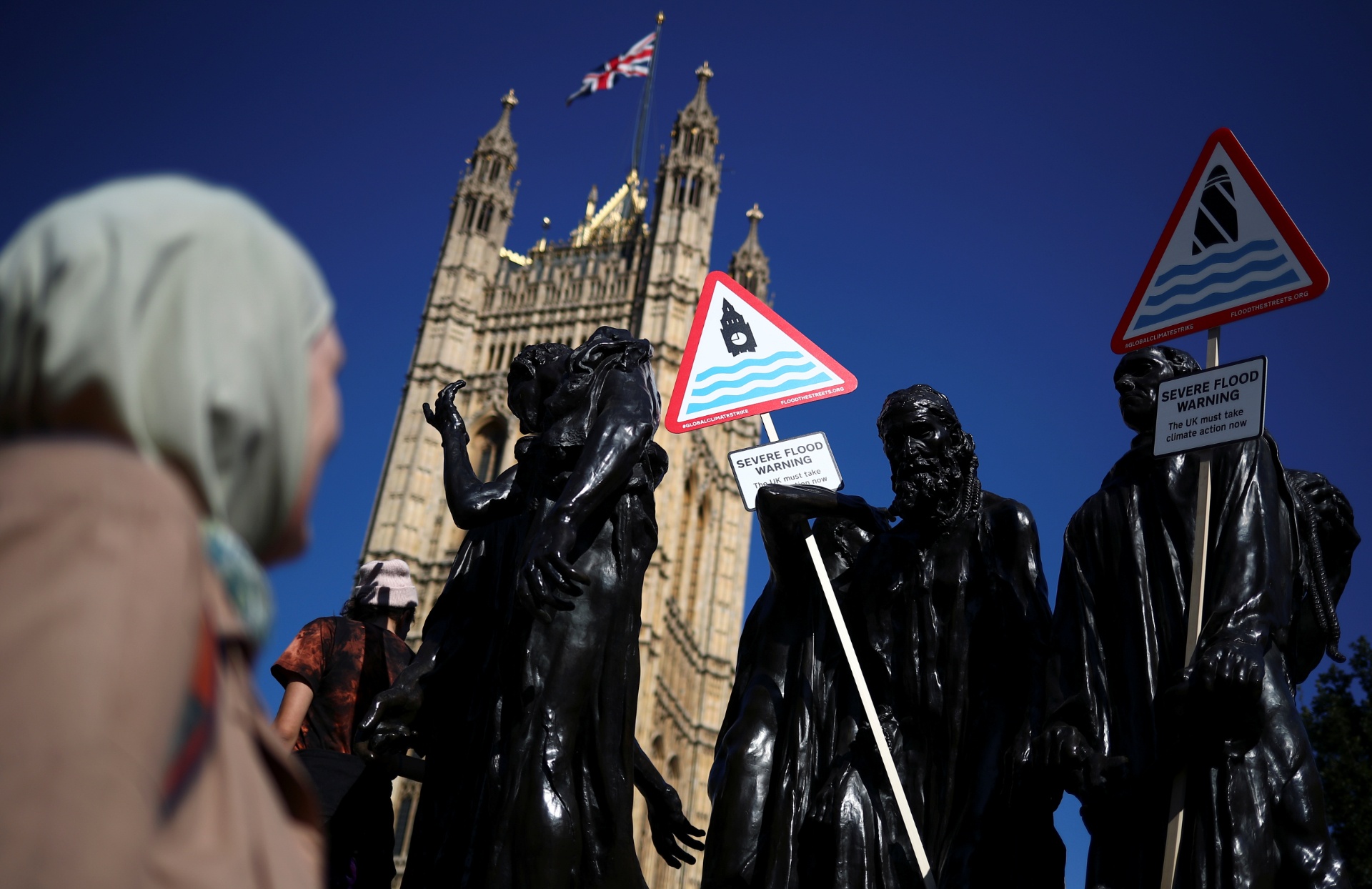 bieu tinh bien doi khi hau anh 4