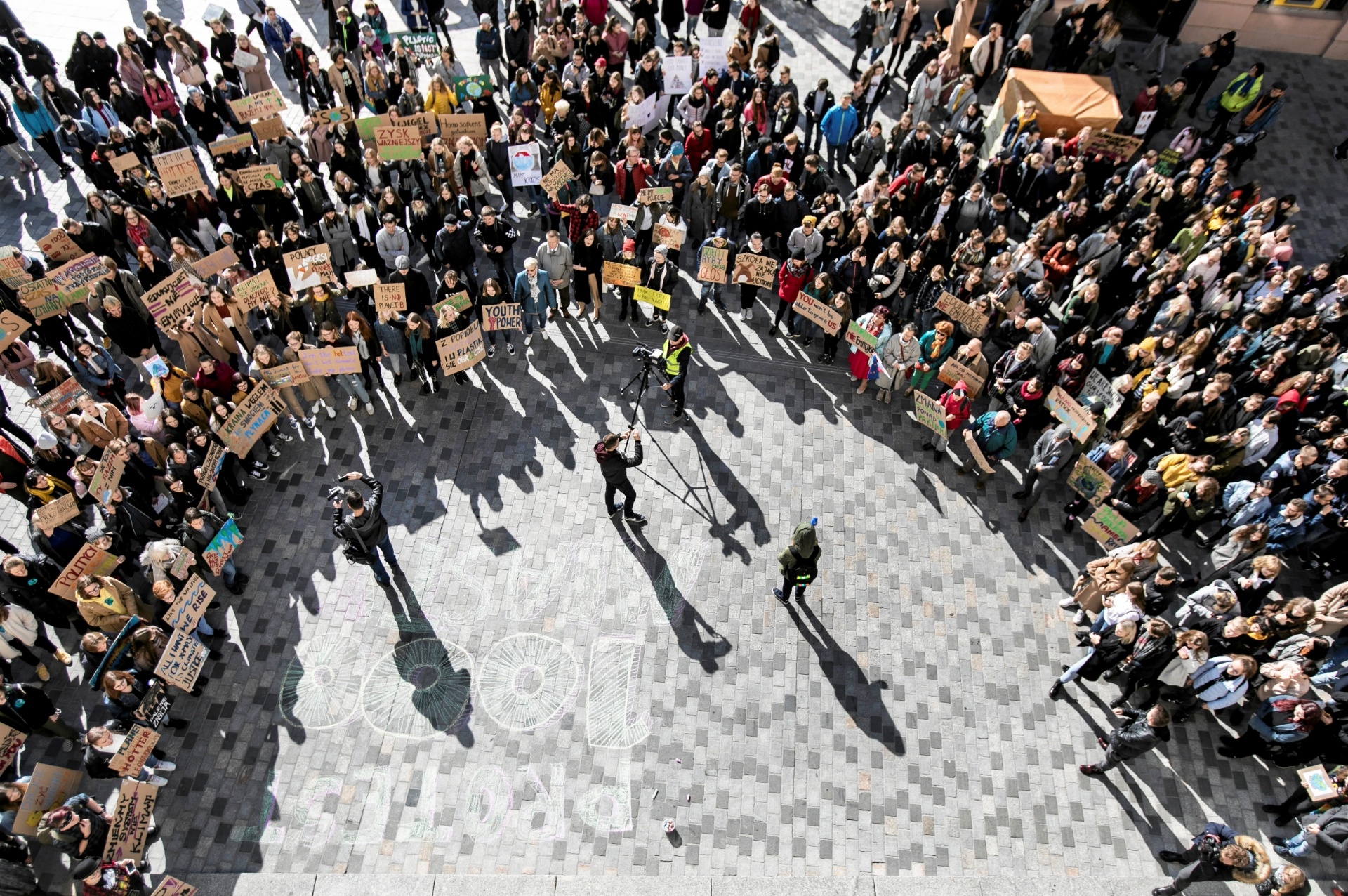 bieu tinh bien doi khi hau anh 5