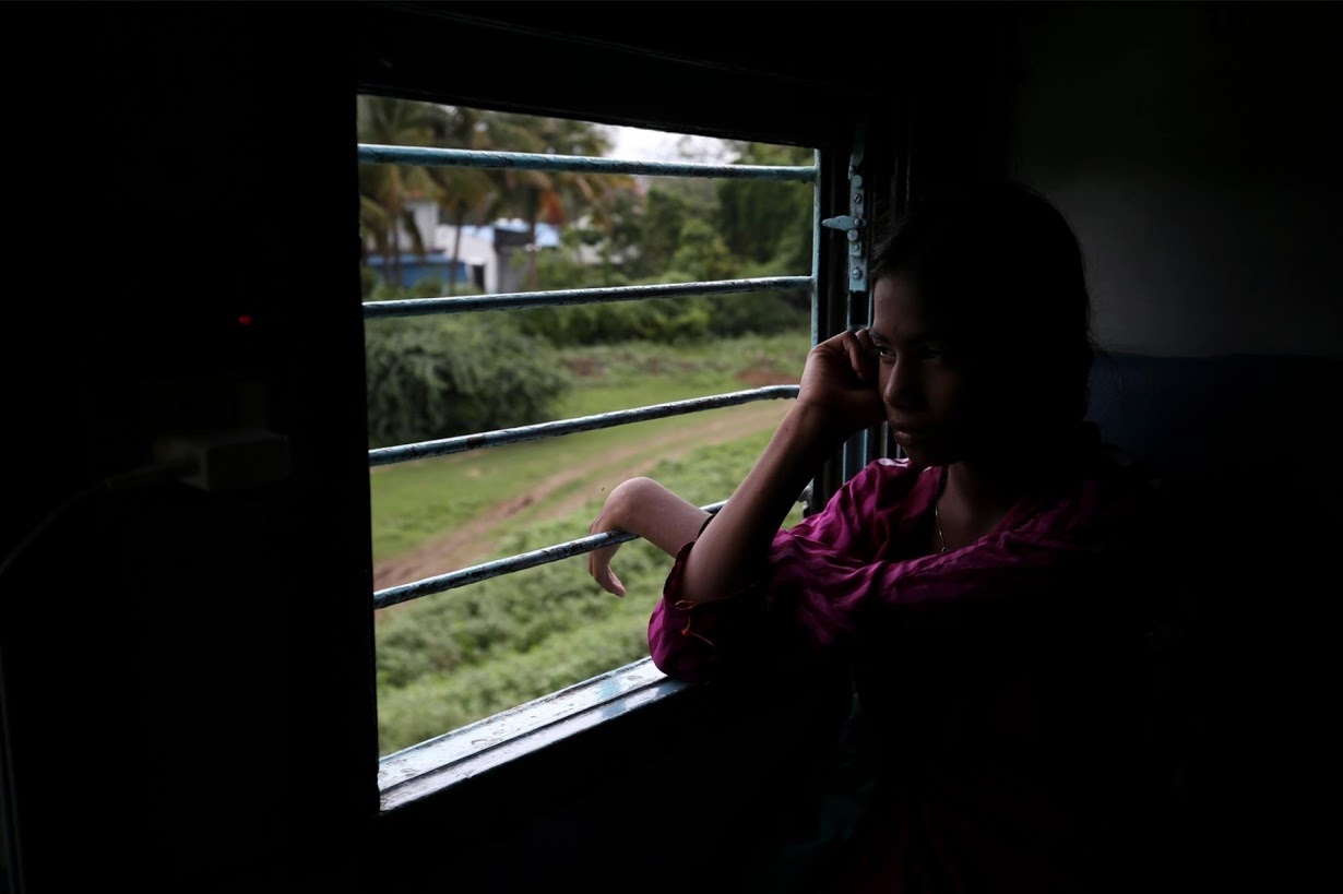 thieu nuoc o An Do,  han han o An Do,  tre em di lay nuoc anh 7