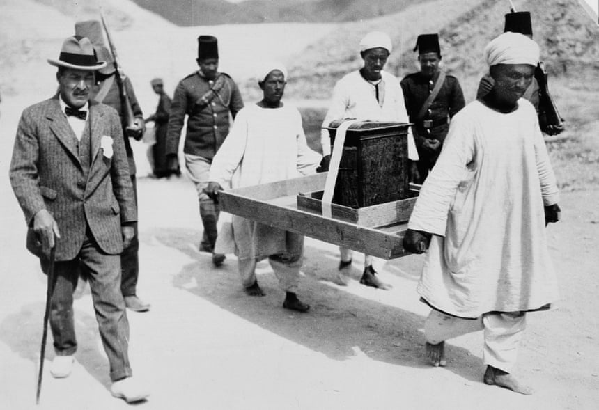 Tutankhamun,  Nefertiti,  Ai Cap,  xac uop anh 5