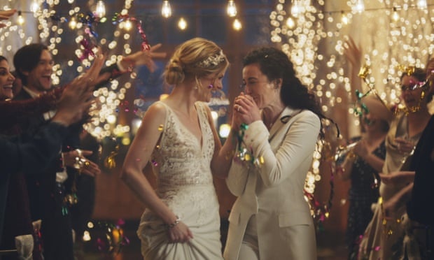 Go bo quang cao co canh hon dong tinh, dai My bi tay chay hinh anh