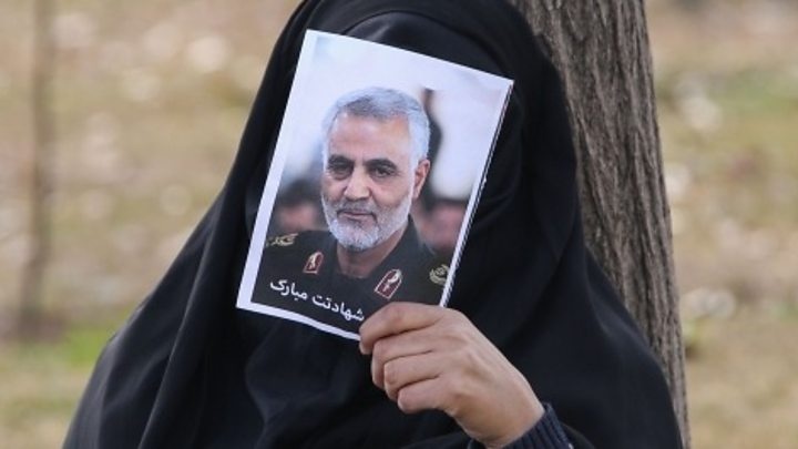 Vi sao Iran van an binh bat dong sau khi tu lenh Soleimani bi am sat? hinh anh