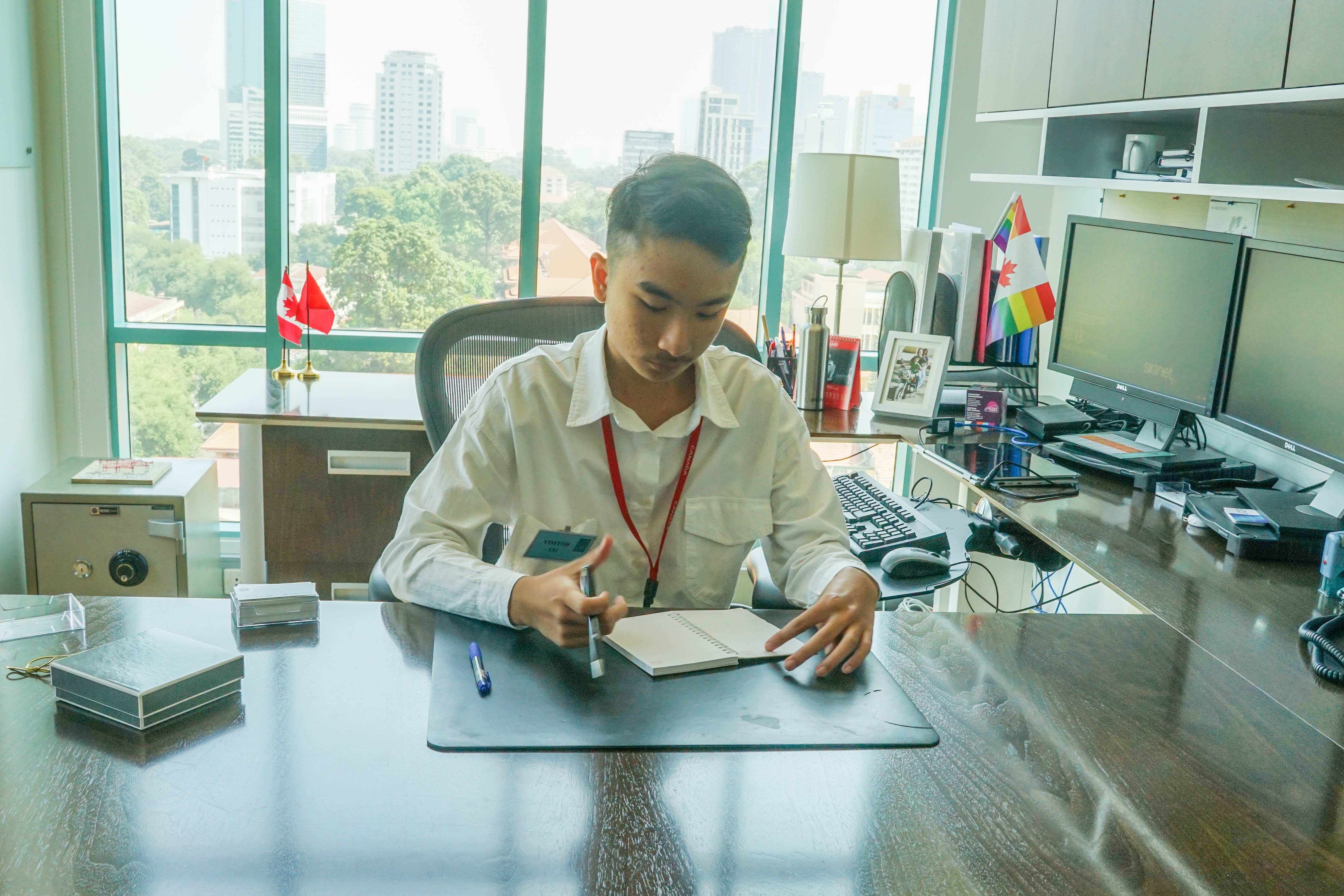 mot ngay lam Tong Lanh su anh 4