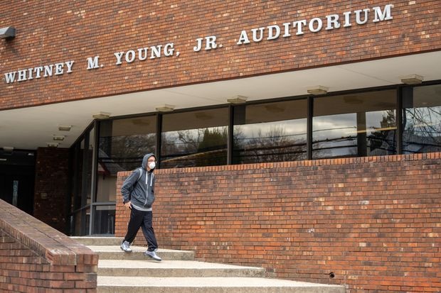 Ben trong ‘vung phong toa’ dau tien tai o dich Covid-19 lon nhat o My hinh anh