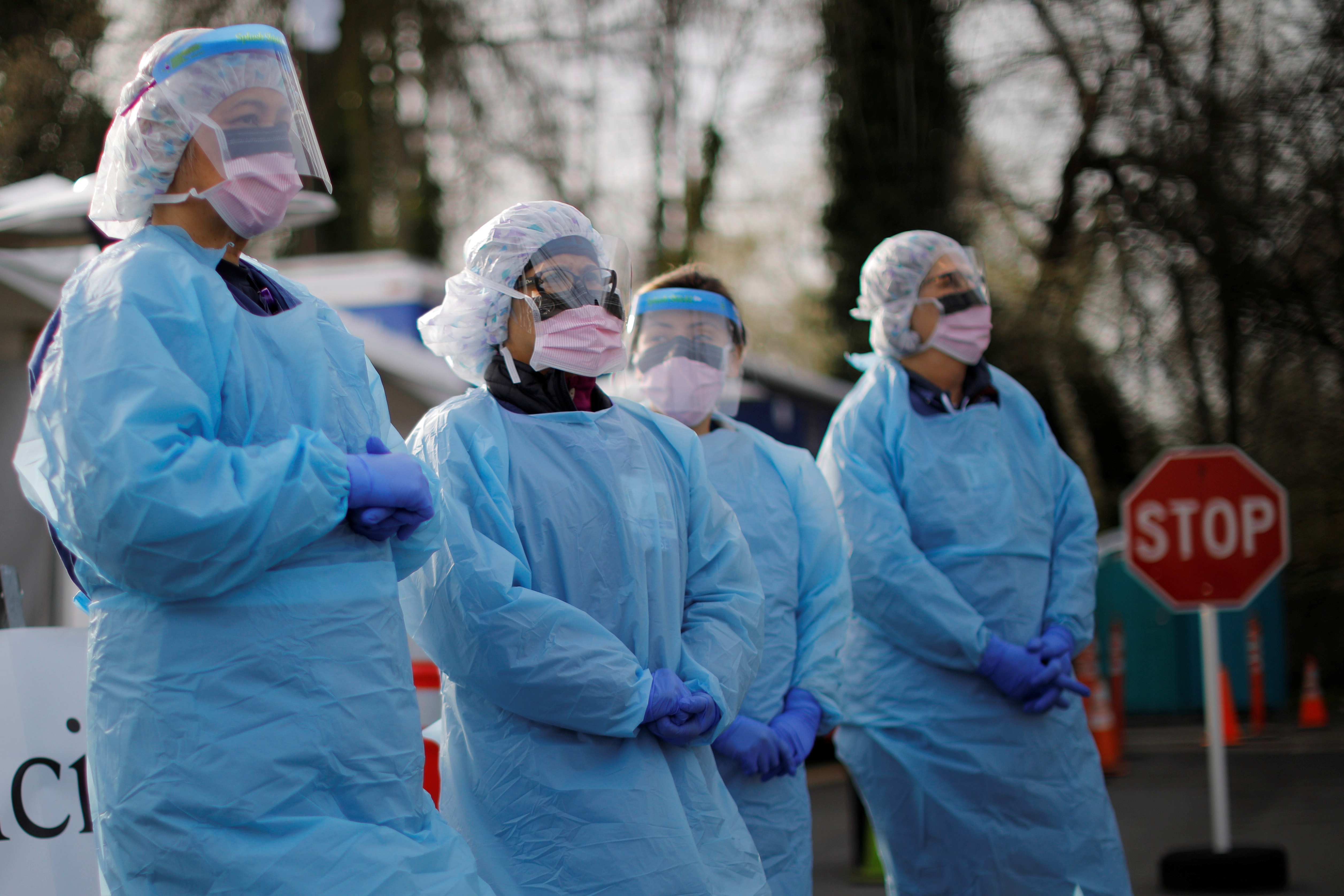 Xet nghiem virus - con hon loan tren khap nuoc My hinh anh