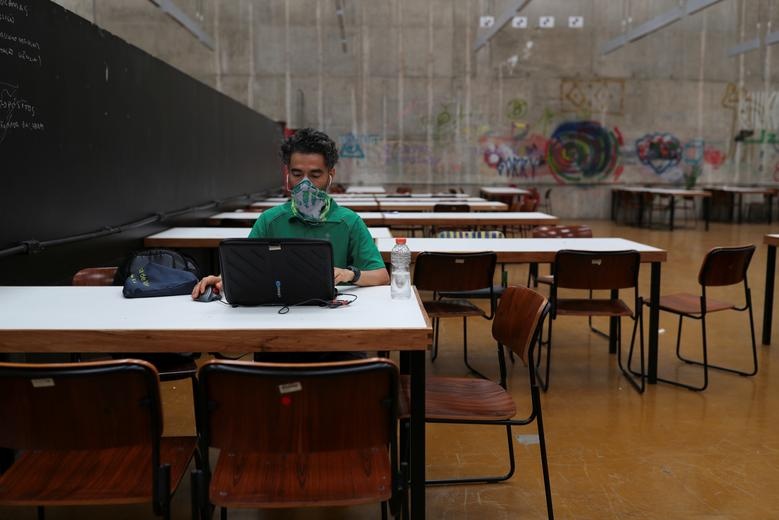 the gioi vang nguoi trong dich anh 11