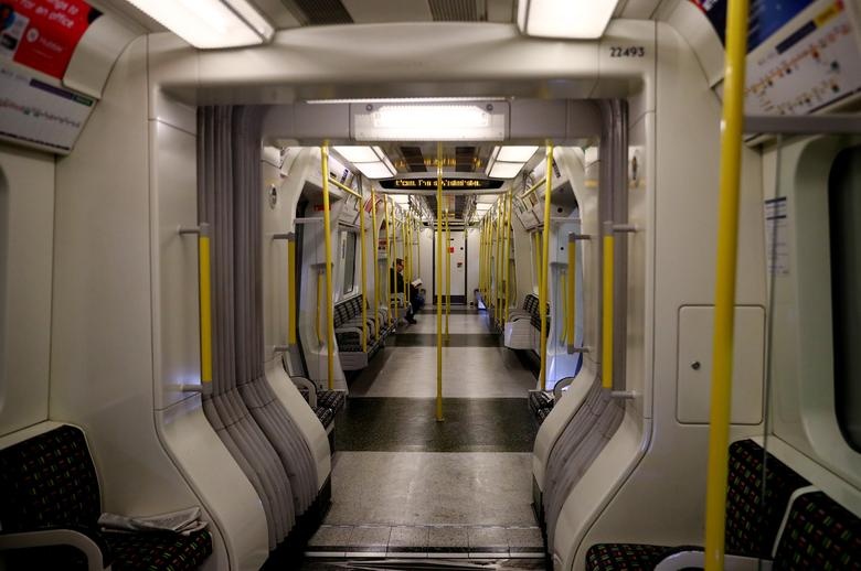 the gioi vang nguoi trong dich anh 14