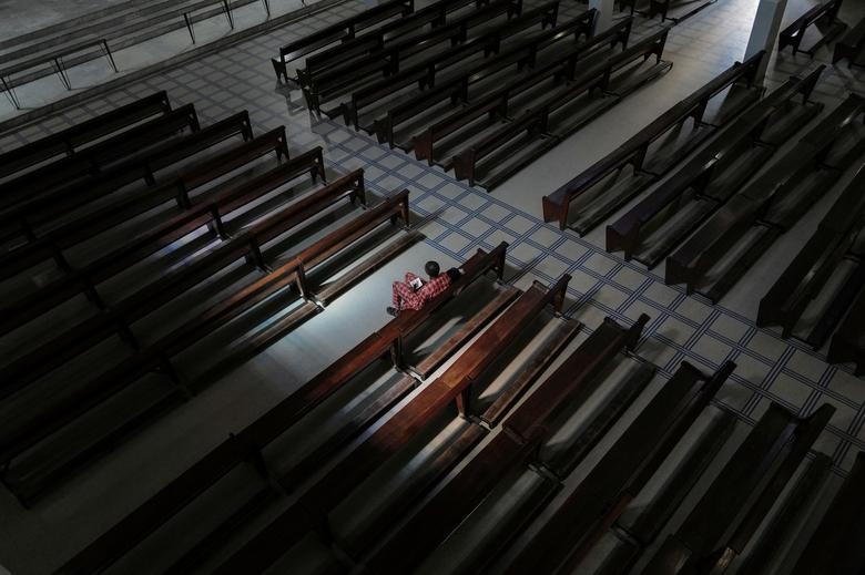 the gioi vang nguoi trong dich anh 7