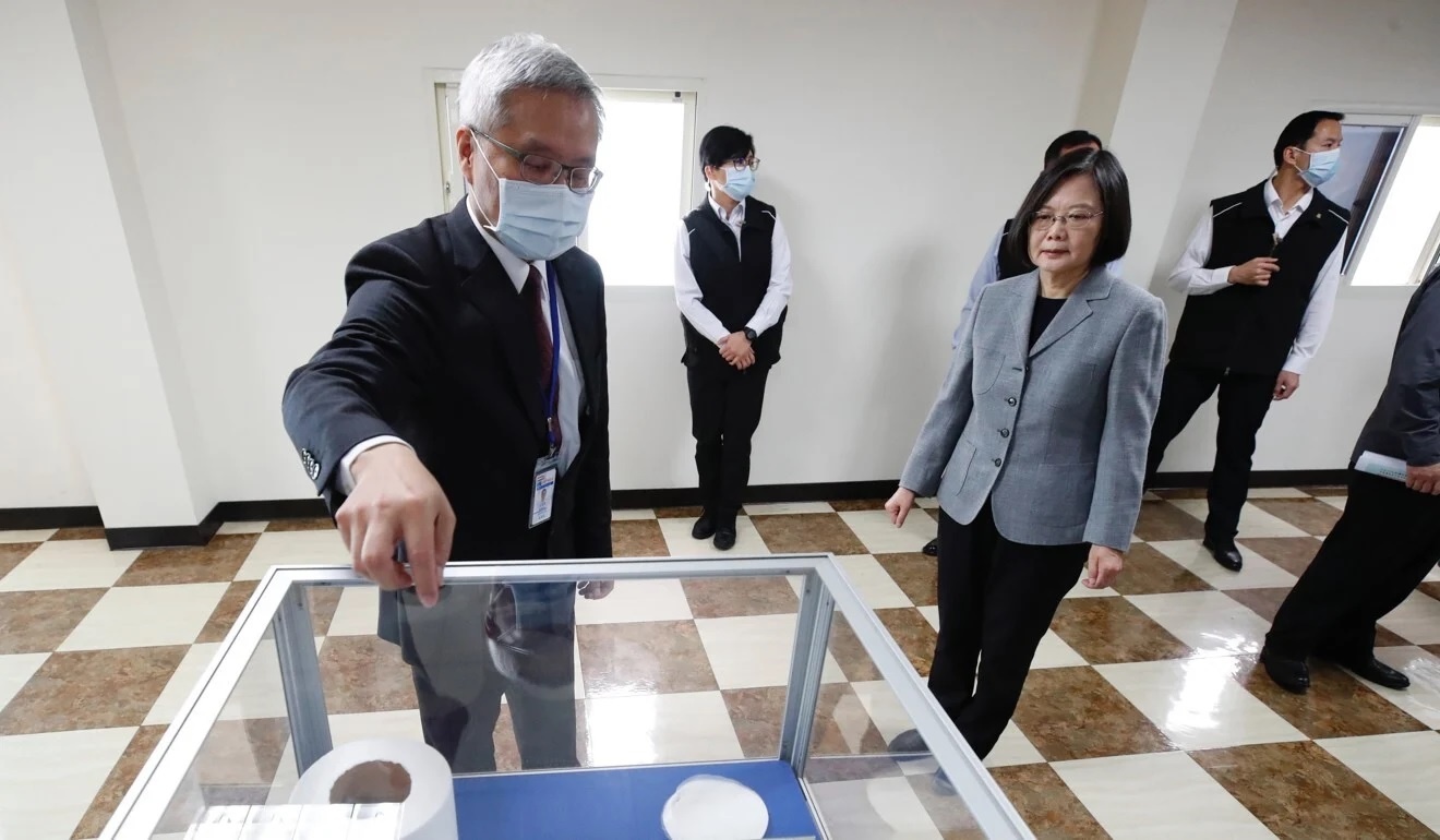 Dai Loan quyen gop khau trang anh 1