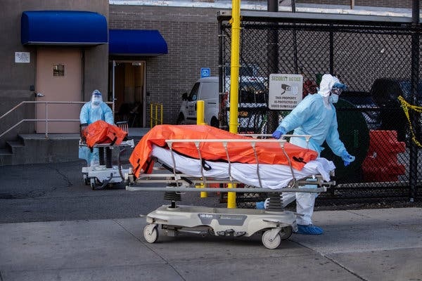 Ca tu vong o My vuot 8.000, cac nha hoa tang hoat dong het cong suat hinh anh