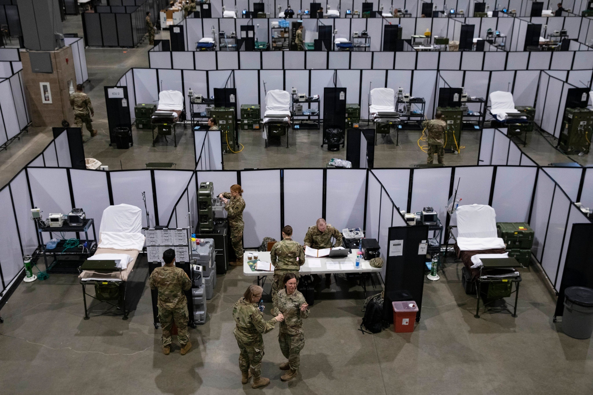 Benh vien My thieu thiet bi y te tram trong hinh anh