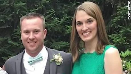 nguoi tre tu vong do Covid-19 anh 1