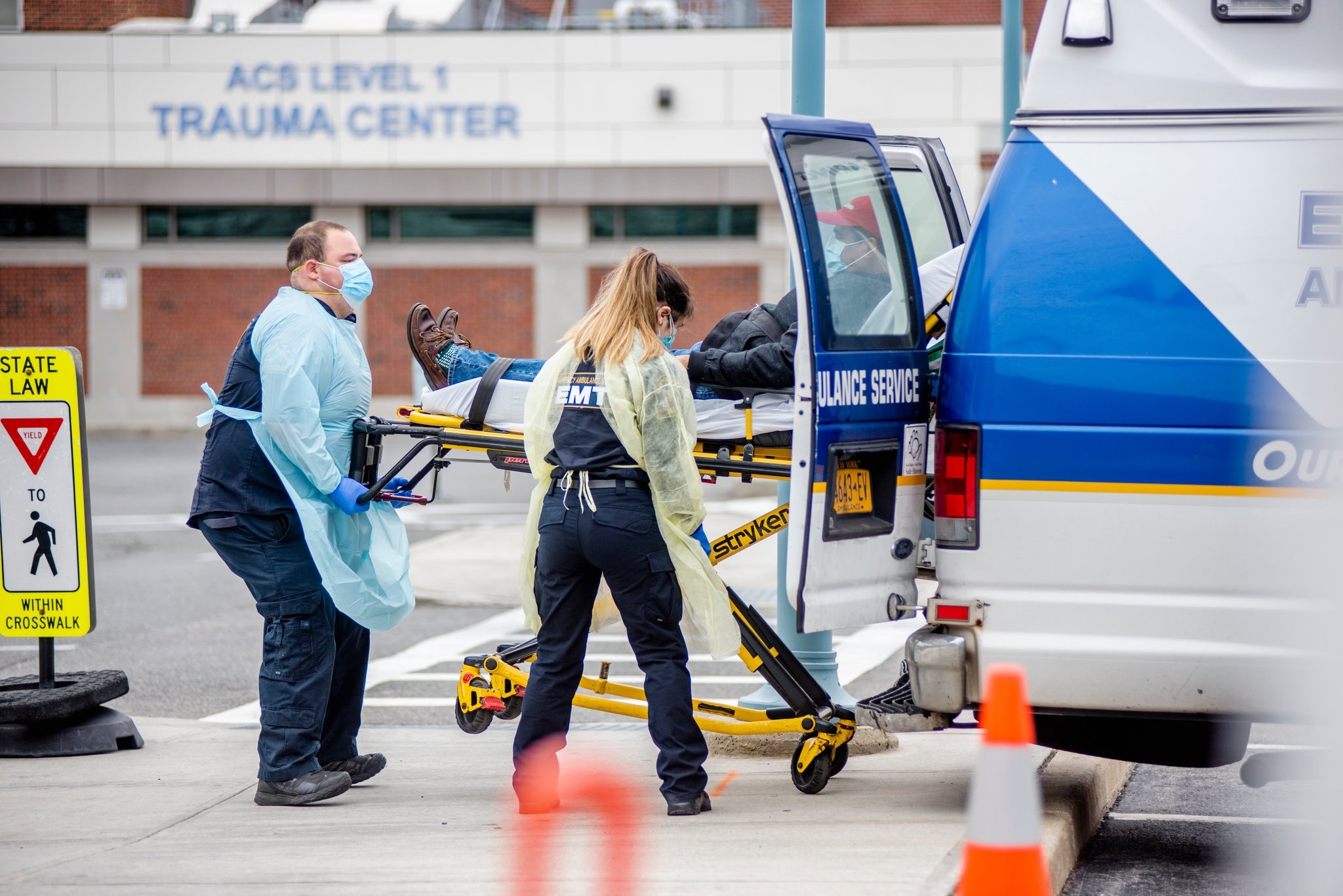 My co hon 10.000 ca tu vong, New York hy vong da dat dinh dich hinh anh