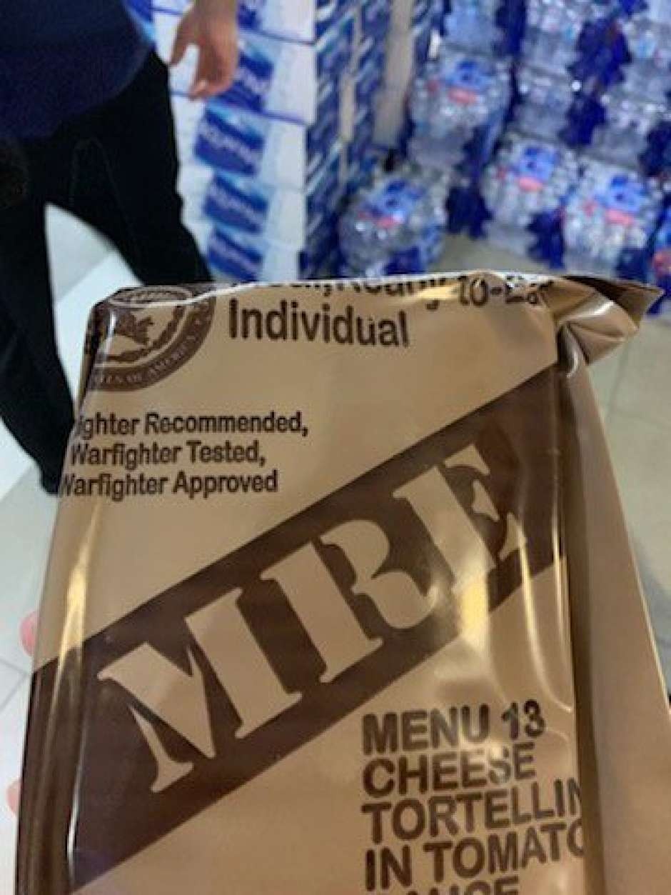 dich tren tau san bay anh 10