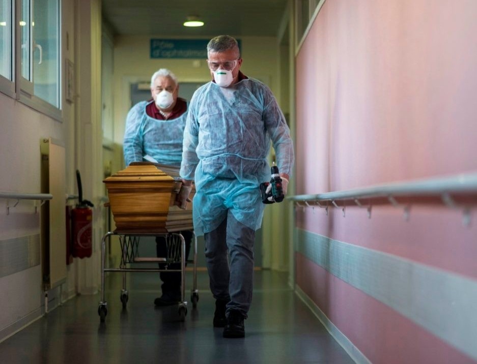 Thach thuc trong viec tinh chinh xac so ca tu vong vi Covid-19 hinh anh