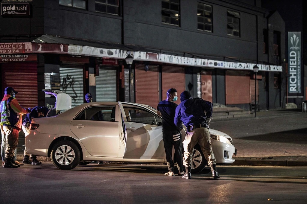 Nam Phi cam bia ruou anh 2