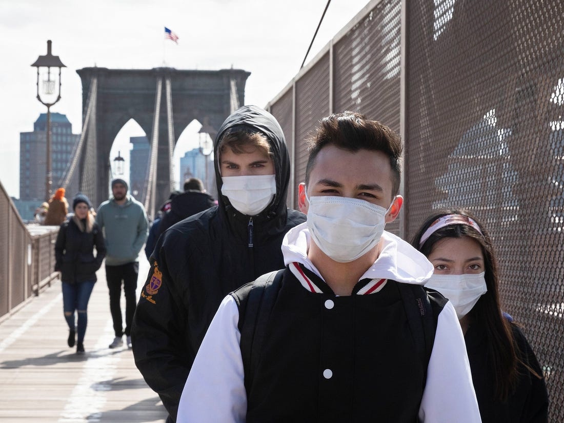 Toi pham My loi dung khau trang de cuop boc, vuot nguc hinh anh