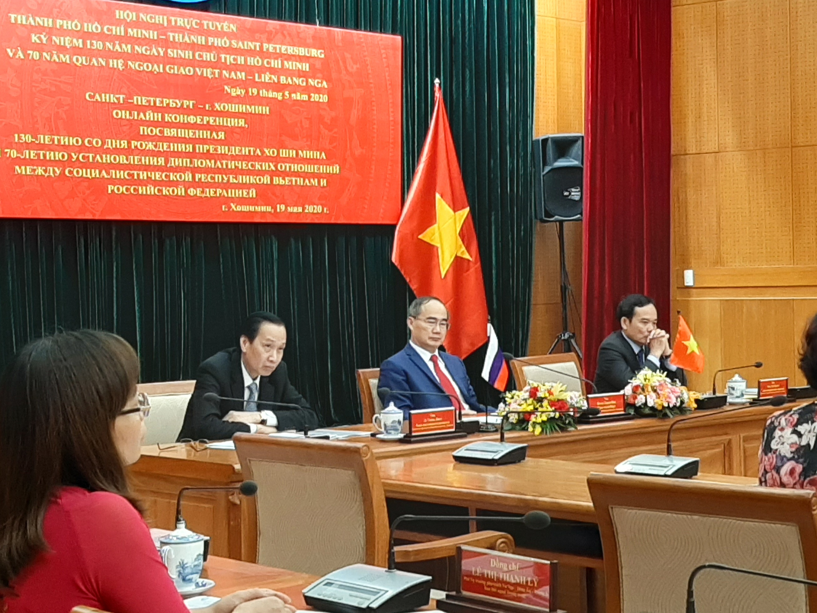 hoa si Nga ve tranh Bac anh 2