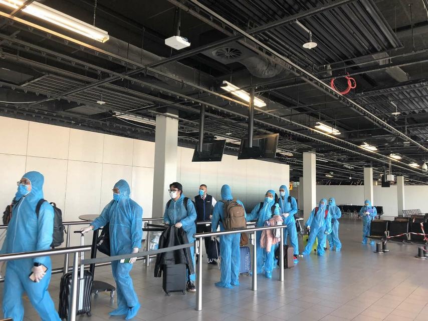 Dua hon 300 cong dan Viet Nam o chau Au, chau Phi ve nuoc an toan hinh anh