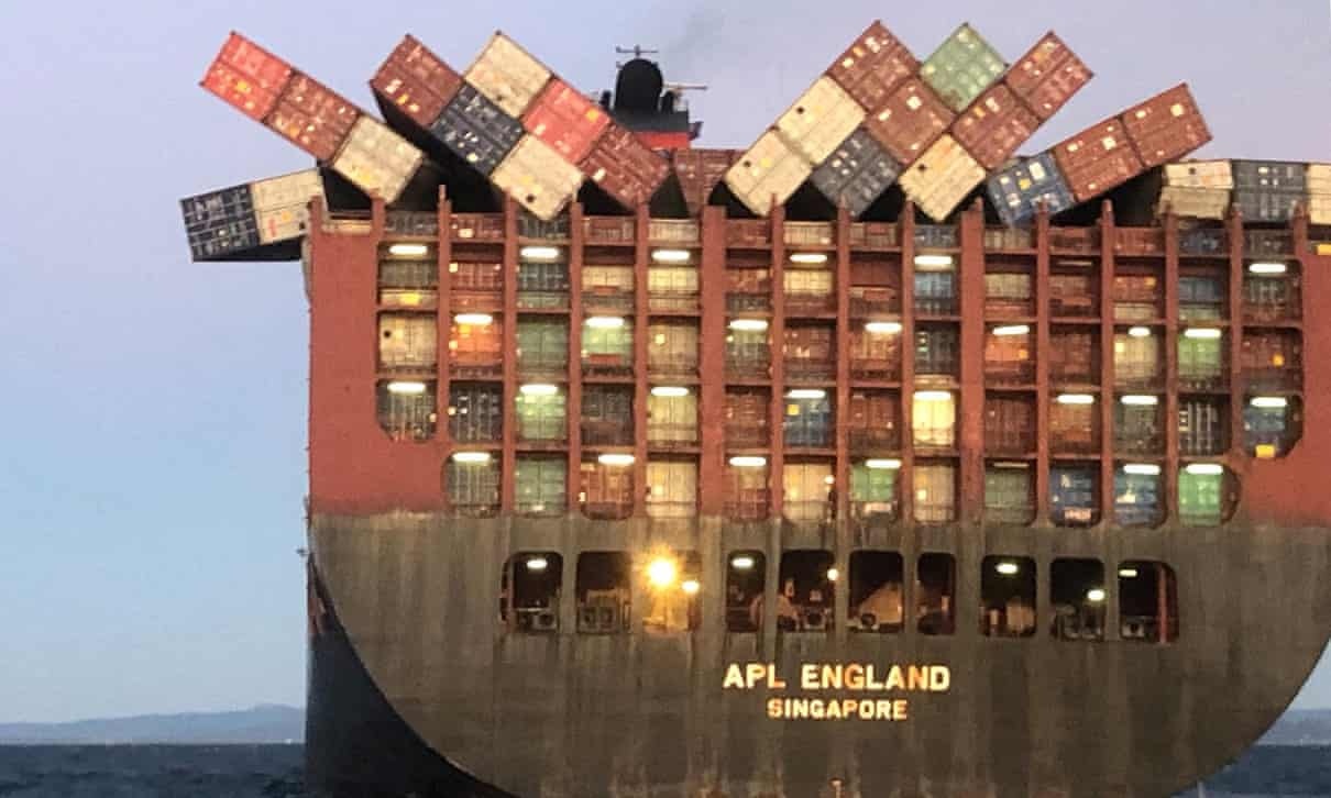 Khau trang tran vao Australia sau khi 40 container tu TQ roi khoi tau hinh anh