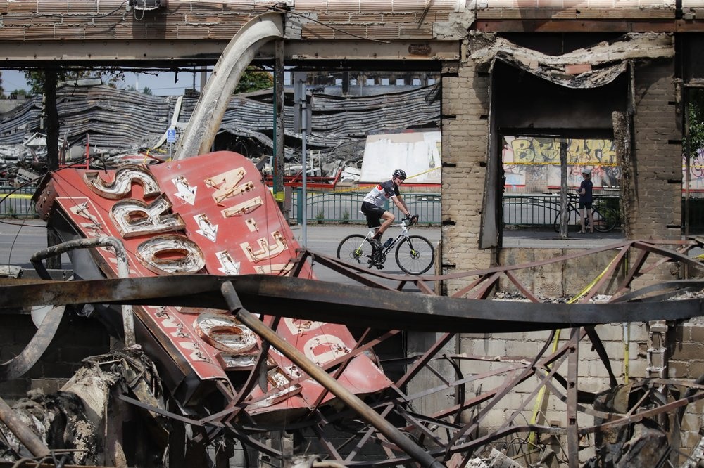 bieu tinh o My,  ong Trump doa cu quan doi anh 2