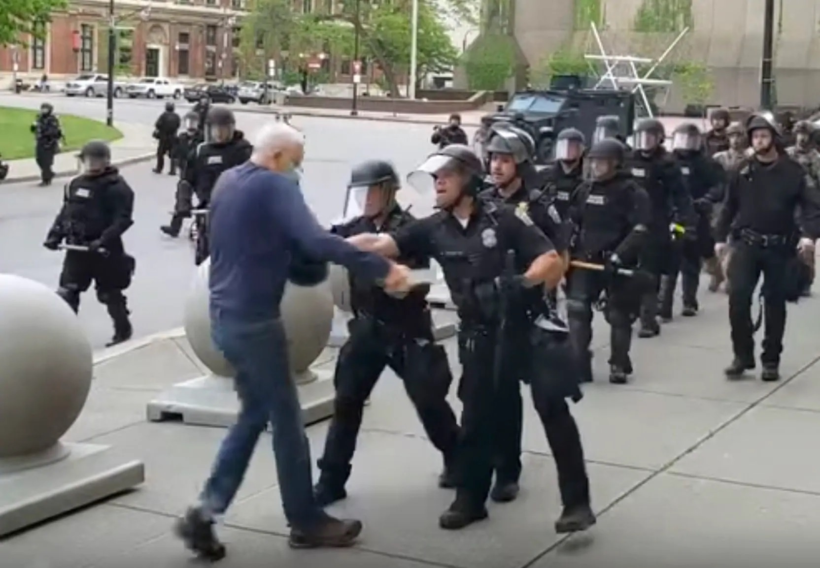 To chuc canh sat Florida gay phan no vi tuyen lai cac si quan bi duoi hinh anh