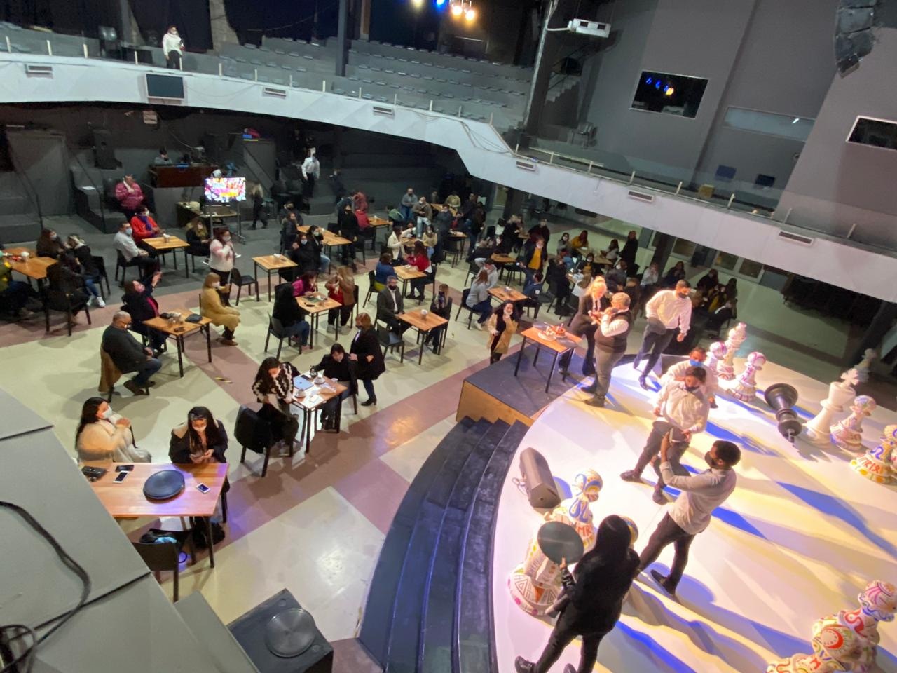 nha tho bien thanh quan bar anh 2