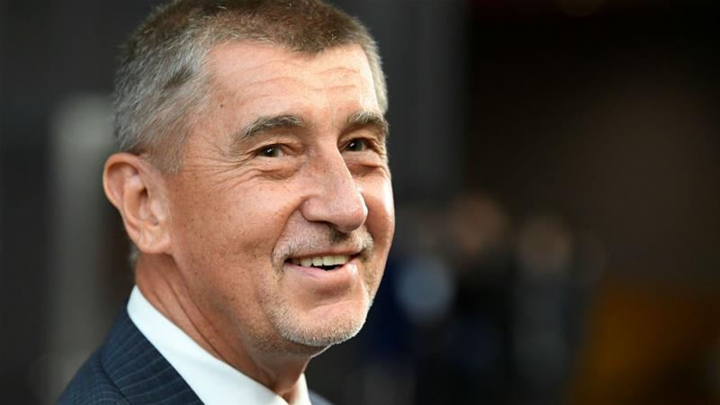 Nga truc xuat hai nha ngoai giao Czech de tra dua hinh anh