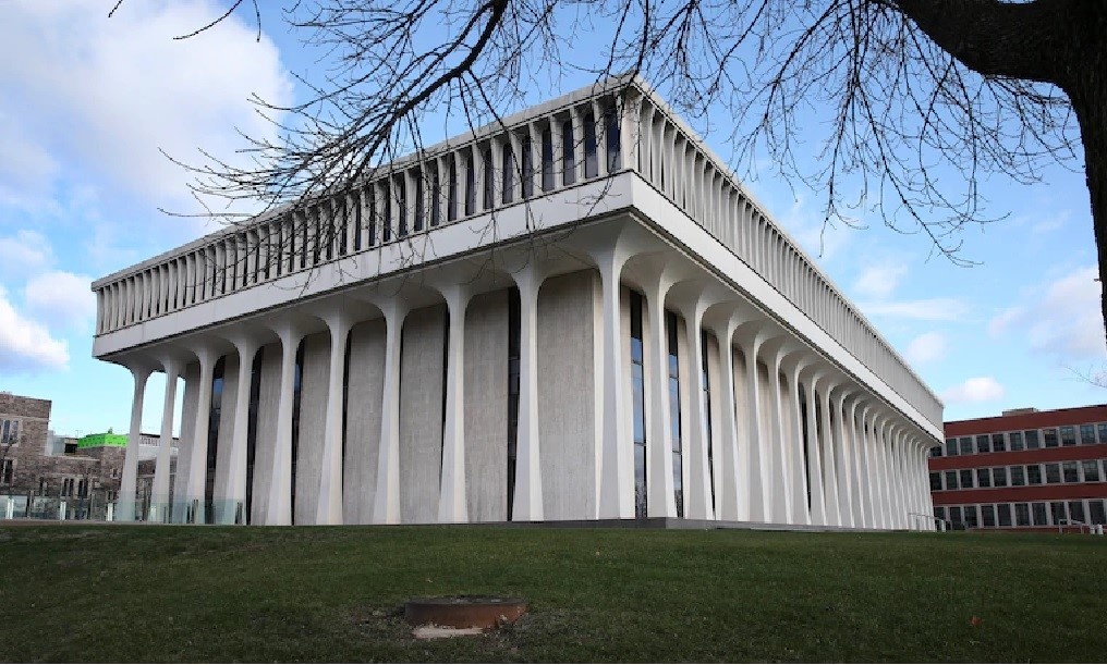 Dai hoc Princeton go ten co tong thong vi phan biet chung toc hinh anh