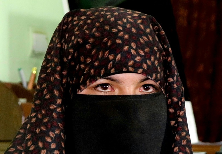 Thieu nu Afghanistan sau ngay ban chet nhom phien quan giet bo me minh hinh anh