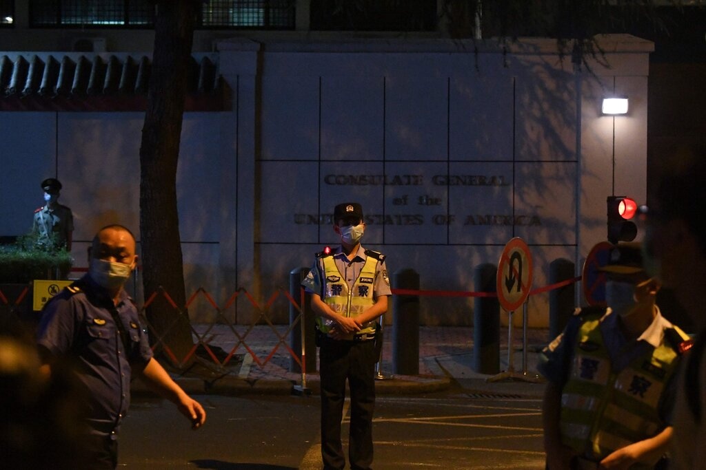 quan he My Trung cang thang anh 3