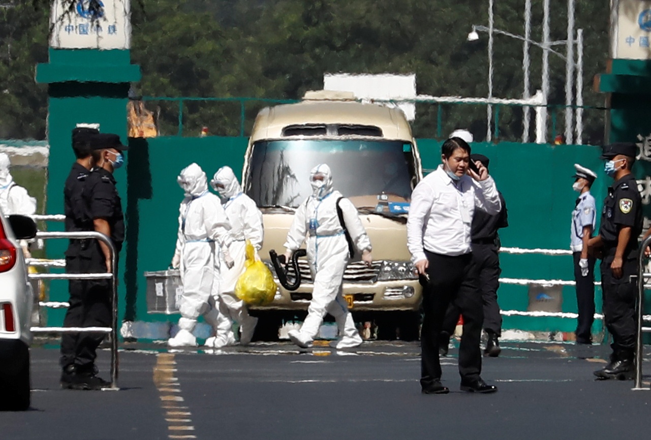 LSQ My o Thanh Do chinh thuc dong, nhan vien mac do bao ho tien vao hinh anh