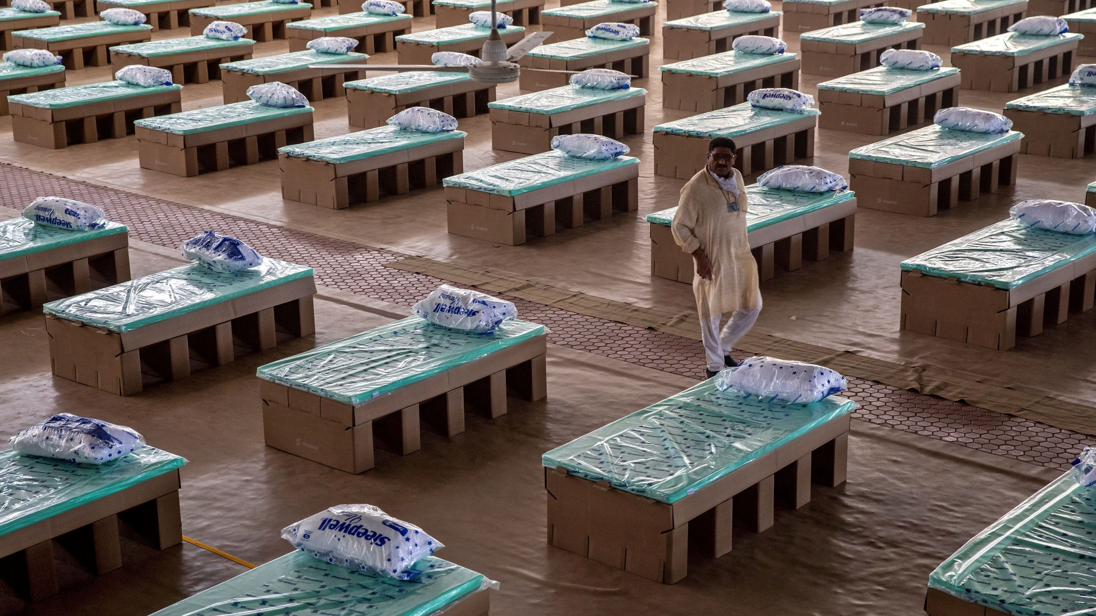 Cu 15 giay co 1 nguoi chet vi Covid-19 tren the gioi hinh anh