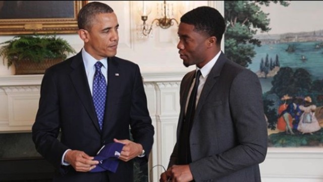 Tweet tu Chadwick Boseman vuot ky luc cua ong Obama hinh anh
