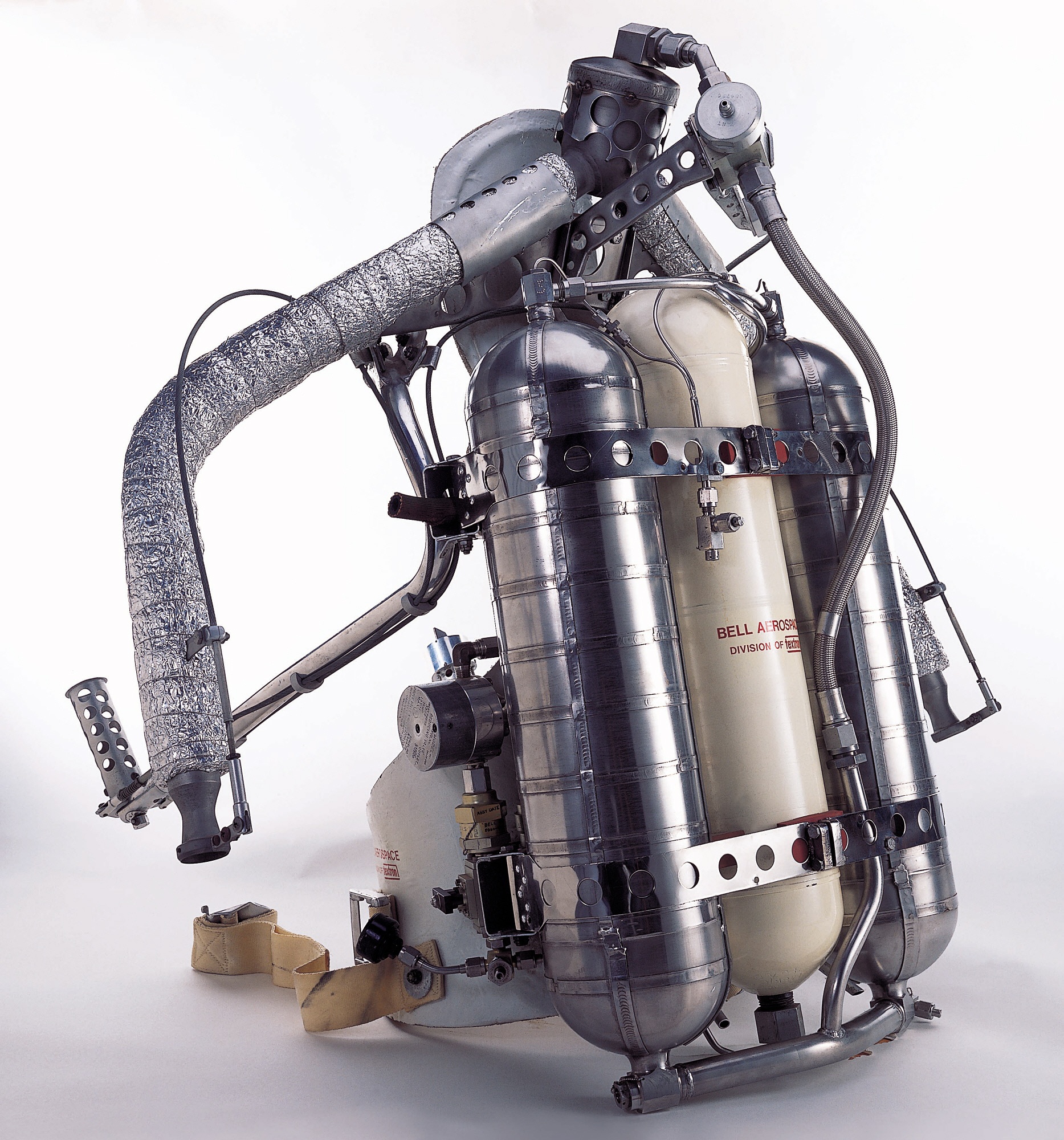 nguoi deo balo phan luc bi an anh 4