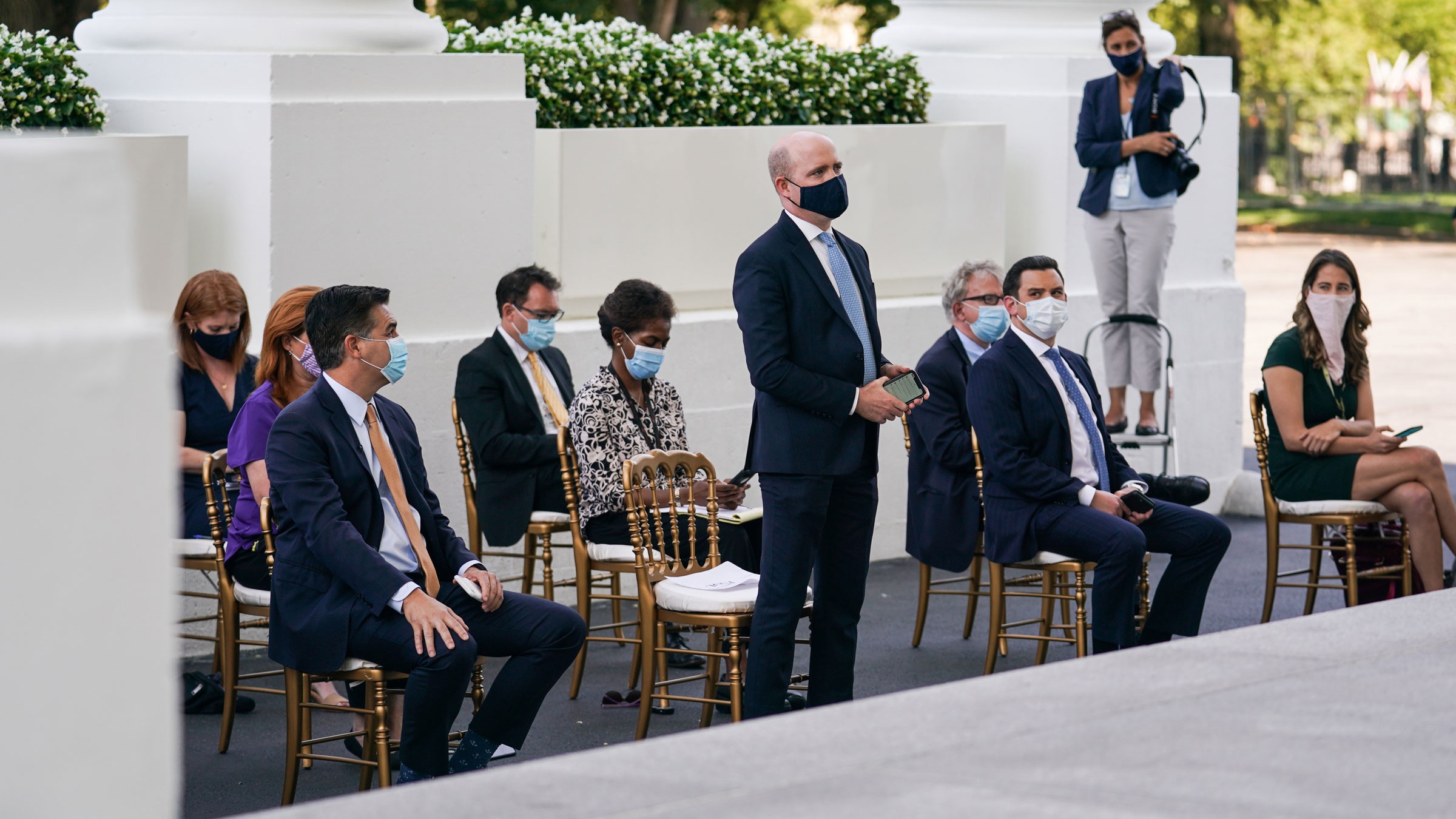 ong Trump yeu cau phong vien thao khau trang anh 1