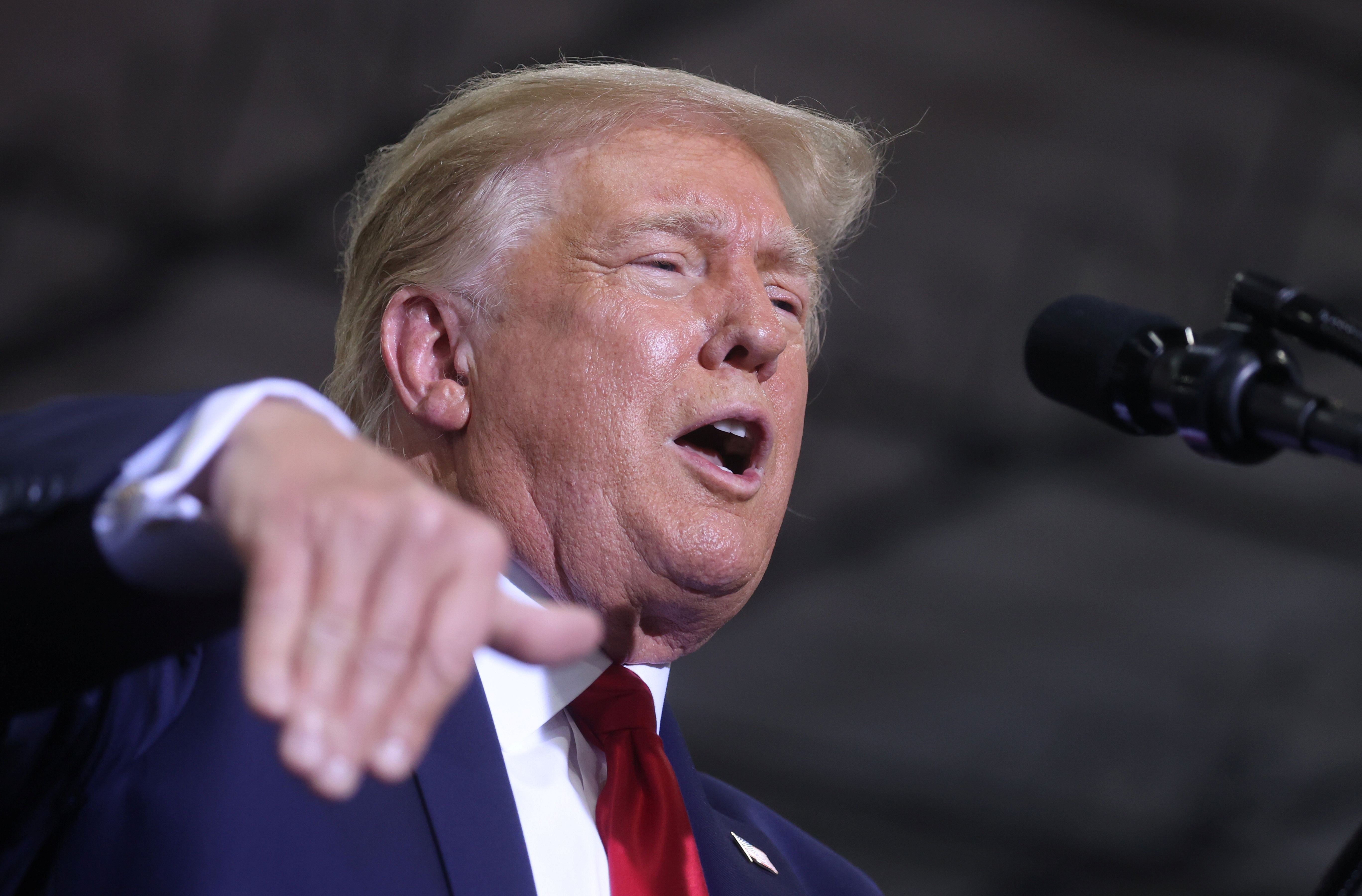 'Tong thong Trump duoc canh bao ve Covid-19 tu thang 1' hinh anh